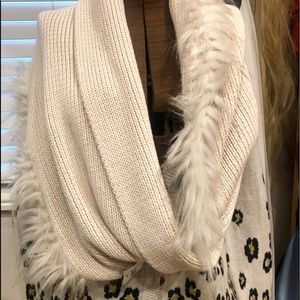 Soft cream knit and fur infinity scarf by Cabi